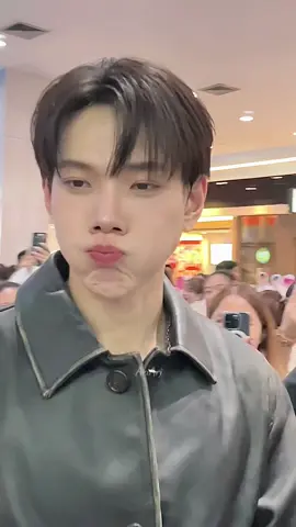 แฟนคลับขอจุ๊บปลาดาว ได้ปลาปักกะเป้า😂🐡 #DAOU #ต้าห์อู๋ #oueiija #fypシ゚ #fyp 