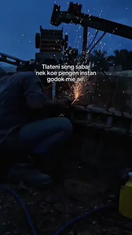 Godog mie lalapan track link 🫴 #CapCut #quarrymining  #operator_excavator #welderslife #helperalatberat 