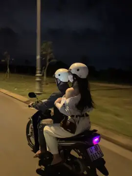 Chở zợ đi chơi @Halim Hwing 💗 #tim #suhuongtiktok #tinhyeu #voyeu 