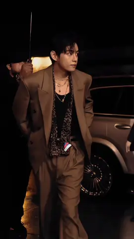 عجیب ہے یہ نمازِ محبت کے سلسلے  . . . . . . . #kimtaehyung #explore #fypシ #fyp #dontunderreviewmyvideo 