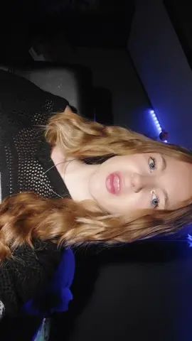 Happy 3rd of december✨️ (finally got my sweater today❤️)