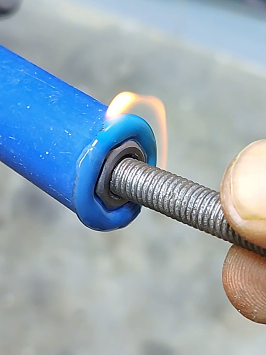 This clever trick will only hurt you if you're a professional plumber.#DIY #أفكار #viral 