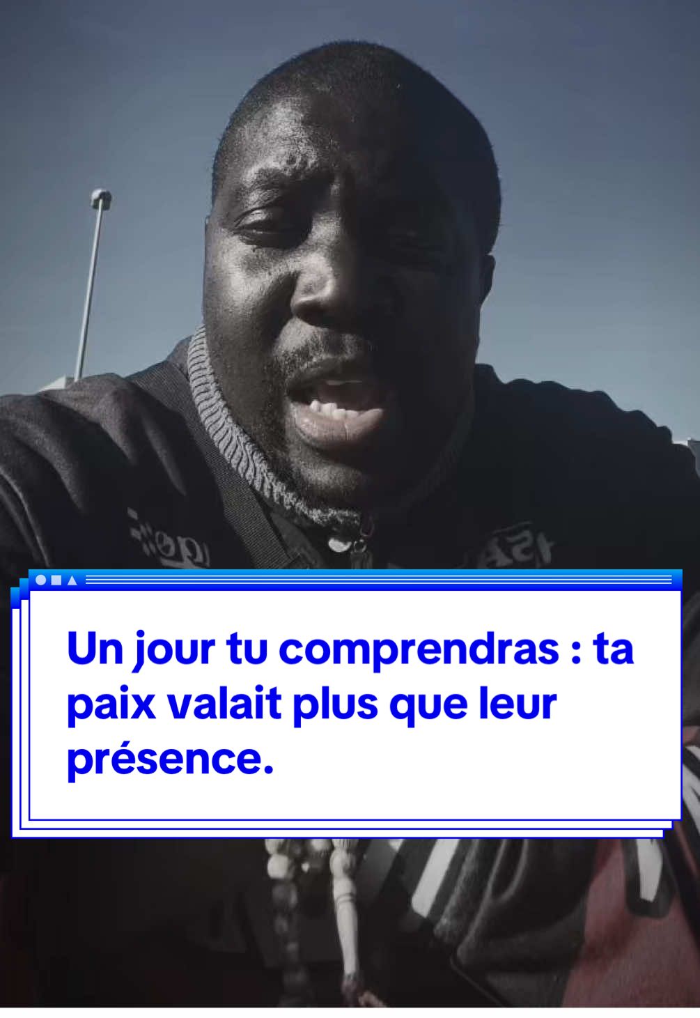 Tu ne manques pas de force. Tu manques juste d’espace pour respirer. Tourne la page. Pas dans la colère. Dans la conscience. Parce que rester attaché à ce qui t’abîme, ce n’est pas de l’amour : c’est de l’oubli de soi. #resilience #developpementpersonnel #reconstruction #renaissance 
