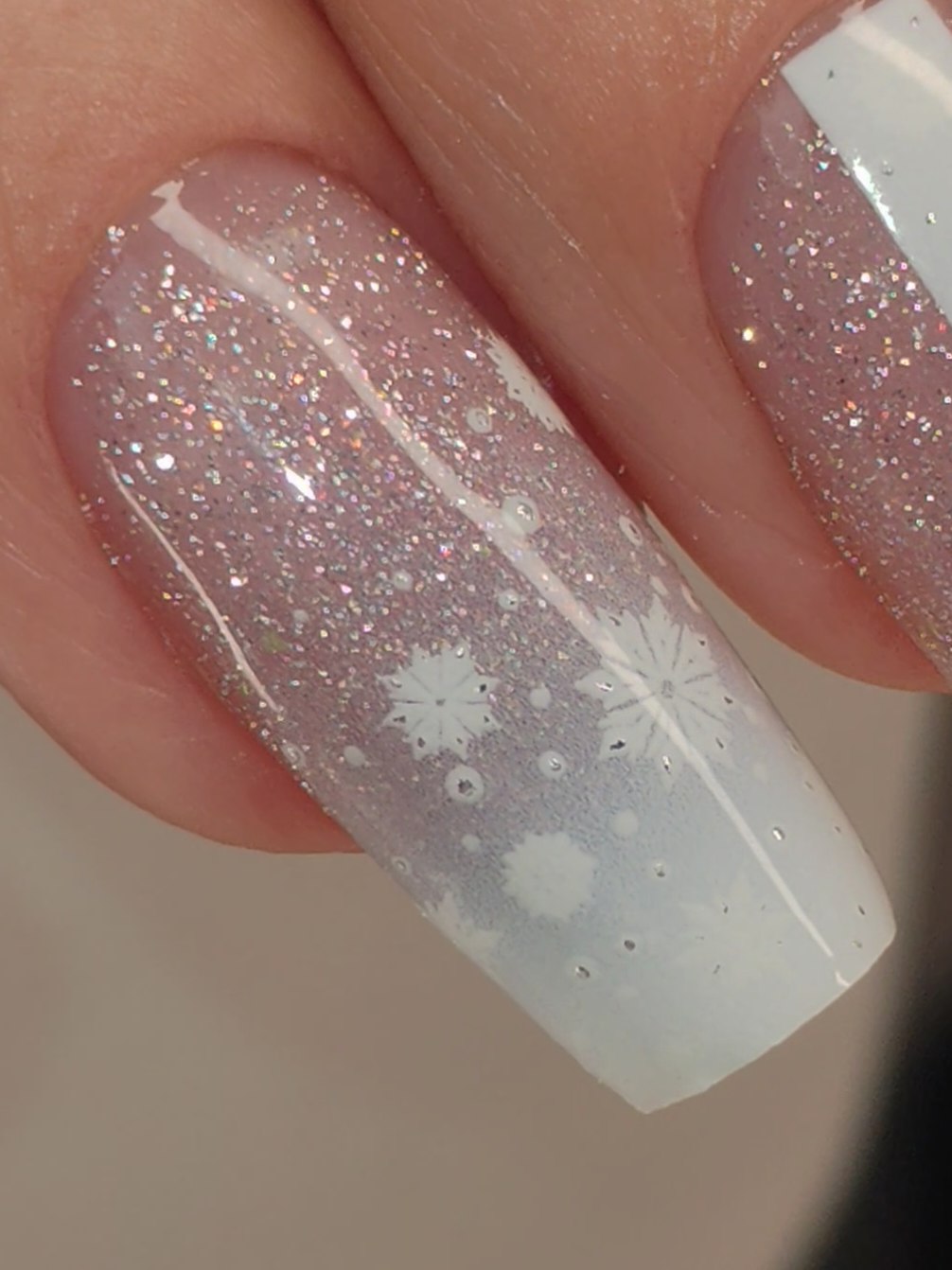 Unghiuțele din live Am folosit gelul de la @Andreea B.Farkaș  Smart Leveling Diamond Amethyst Dust și Water sticker  nr. 67 de la @Inga Moga Nail Trainer  www.abynails.ro-Aly25 www.migshop.ro-Alynails10 #alynails #moldef1evolution #dualform #tipsurifull #unghiicugel 