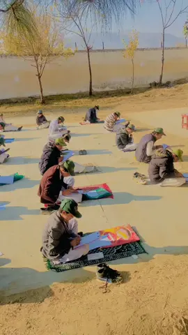 سکول ہذا میں  سمسٹر دوم امتحان کا باقاعدہ آغاز ہو چکا ہے۔ ہیڈ ماسٹر جناب حمید الللہ جان صاحب کے نگرانی میں امتحان نہایت منظم اور پُرسکون ماحول میں جاری ہیں۔ طلبہ پوری یکسوئی، محنت اور سنجیدگی کے ساتھ اپنے پرچے حل کر رہے ہیں، جبکہ اساتذہ کرام بھرپور نظم و ضبط کے ساتھ اپنی ذمہ داریاں نبھا رہے ہیں۔ یقیناً یہ مناظر تعلیمی ماحول کی بہتری اور ادارے کی محنت کا واضح ثبوت ہیں۔ اللّٰہ تعالیٰ تمام طلبہ کو کامیابی اور آسانی عطا فرمائے۔ 🌸📚✨