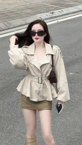 Phụ nữ suy nghĩ đơn giản thôi, nhưng ăn mặc phải phức tạp vào 😉 #aokhoac #fyp #xuhuong 