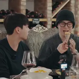 🐰: Back in the army, I used to feed Jimin. 🩷🥹#jimin #jungkook #jikook #kookmin #areyousure 