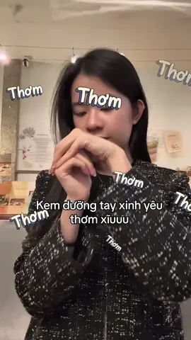 Ê cái packaging xinh xểu luôn é #roopy #kemduongtayroopy #kemduongtayhuongthom