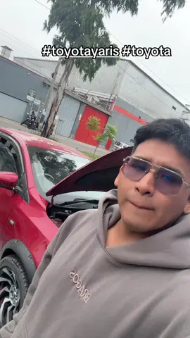 #toyota #creadordecontenido #yaris #martes #peru  vamos a instalar seguro de Capot para el Toyota yaris 