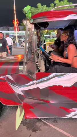 @TYLA ❤️❤️❤️ #WEWANNAPARTY #TylaInManila #PUTHERINCHANEL #Jeepney #TYLA 