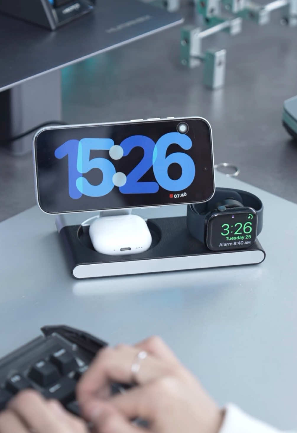 My Go-To Charging Station: Fast Wireless Power for All My Apple Devices #AppleTech #WirelessCharger #MagneticCharging #DeskSetup #musthavegadget 