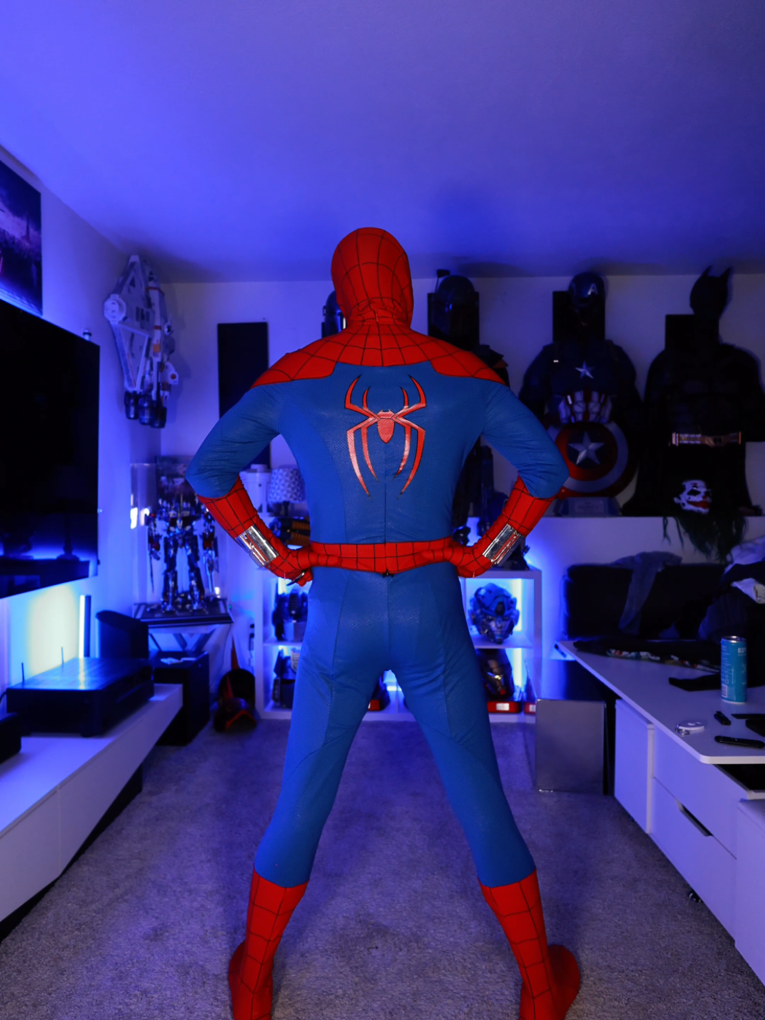 I try on the new Tom Holland Spider-Man suit that is featured in the upcoming new film Brand New Day! #spiderman #marvel #unboxing #cosplay #costume 