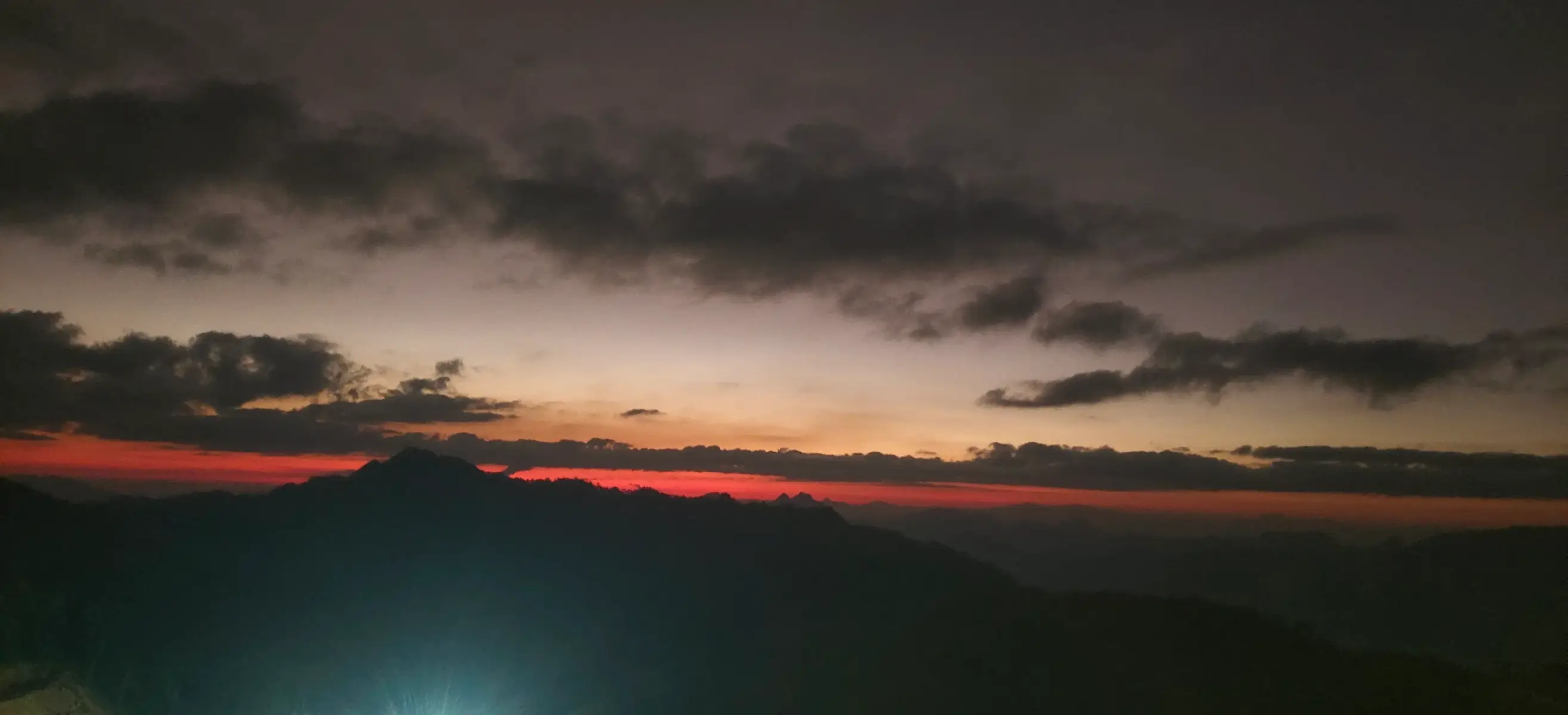 两个人只要想在一起，就一定能在 一起，在这个年代，我们无法决定的事 情太多了，但也正是因为这个年代，也 没有什么能阻止两个人相爱，只要两个 人说话算数都能走下去!