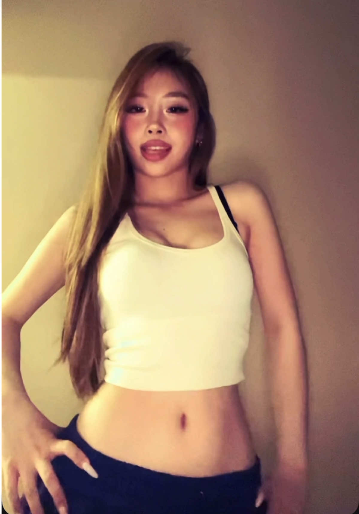 Dc:@𝑹𝒂𝒉𝒆𝒍𝒂♡ #asian #viral #dancechallenge 