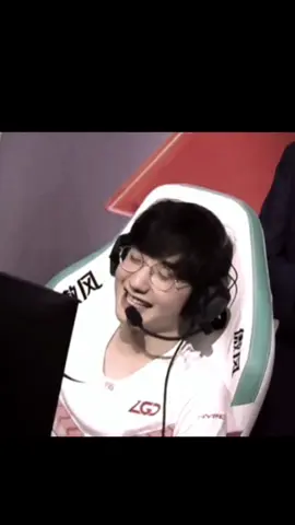 Bướng ác nhưng đẹp trai =)))))) không phải tự nhiên khoảnh khắc này của LGD Peanut 2020 lại được fan edit nhiều đến vậy ⭐⚡💫✨ #peanut #hanwangho #lgd #lpl 