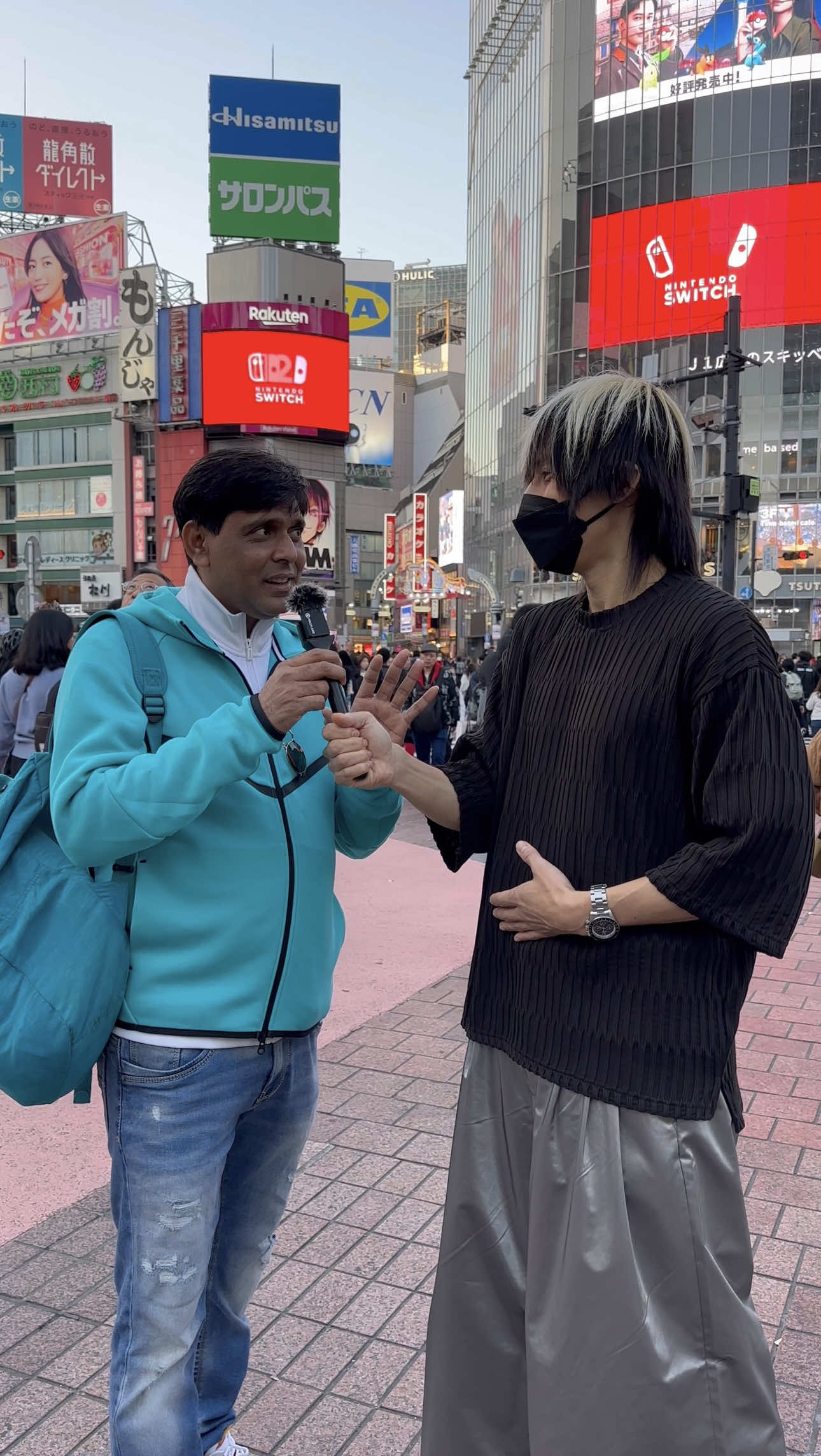 CAN I INTERVIEW YOU IN JAPANESE? 🎤🇯🇵 🇮🇳 渋谷で出会ったインド人、反応が速すぎる🤣🔥「早い早い早い！」 🇮🇳 Indian Guy in Shibuya Is WAY Too Fast 🤣🔥 “Fast Fast Fast!!” 👇 How would YOU react in this situation? 👇 Feel free to leave a comment! 🇮🇳🤝🇯🇵🔥 会話のテンポが合うだけで、 言葉の壁なんて一気に溶けていく。 Language isn’t just grammar— sometimes it’s speed, vibe, and energy. 「日本語が上手」とは、完璧に話すことではなく、 こうして勇気を出して日本語で話してくれる人たちのことです。 Being “good at Japanese” isn’t about perfection— it’s about having the courage to speak like this. #streetinterview #shibuya #japanlife #learnjapanese #japan 