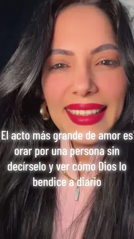 El acto más grande de amor es orar por una persona sin decírselo y ver cómo Dios lo bendice día a día#motivation #motivational #inspiredawesomelife #inspiration #quotes 