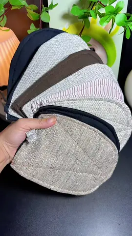 (Set 4 cặp 8 miếng) Bợ Nhấc Nồi Vải Dày 2 Lớp Chịu Nhiệt 17x11cm Tiện Lợi + Tặng Túi Đập Nước Đá LỚN (Giao Màu Ngẫu Nhiên) Dùng Cho Nhà Bếp - Găng Tay Bắc Bếp - Tổng Kho Gia Dụng Miền Tây#miengnhacnoi #huongchiase74 #huongtichcuc74 