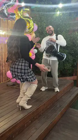 يلا انتو ع السقفه وانا ع الطبله👏🏻🥁😂عيد ميلاد القشطوطه♥️#عيدميلاد_قشطه @قشطه🍯 