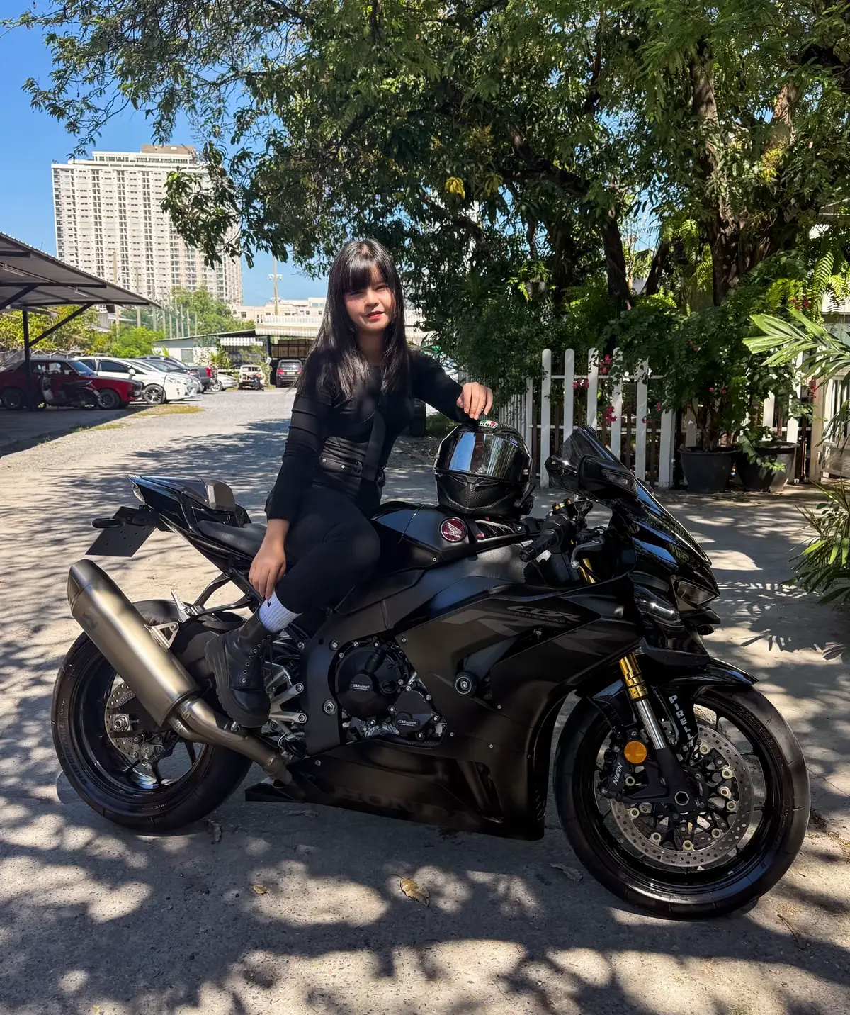 🖤🫶🏻 #bikergirl #bikerchick #ผู้หญิงขี่บิ๊กไบค์ #cbr1000RRR 