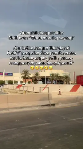 Yg penting hp bunyi dapat notif 🫣🤣 #katakata #bucin_story #salamtkwsaudi🇸🇦🇲🇨🙏🥰😘 #janganlupabahagia #semuakanindahpadawaktunya 