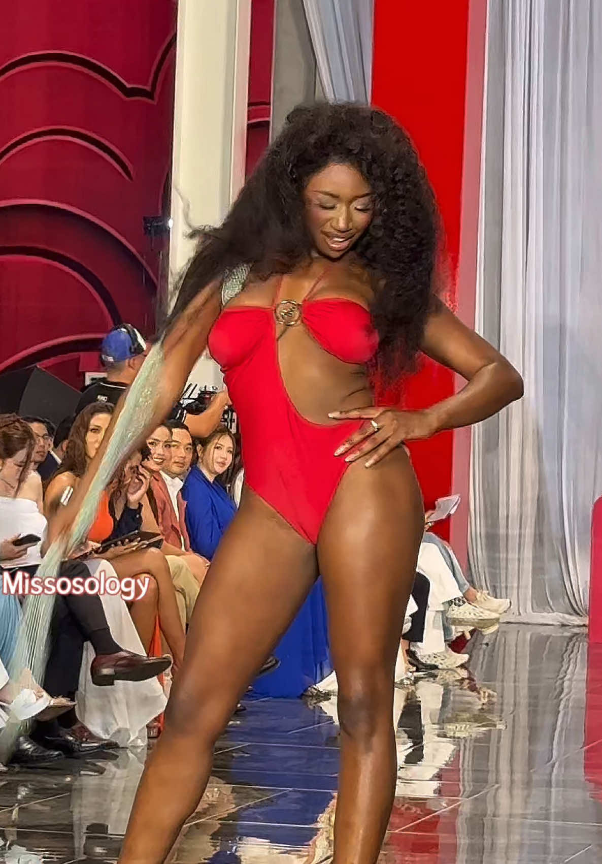 𝐀𝐔𝐃𝐈𝐄𝐍𝐂𝐄 𝐕𝐈𝐄𝐖 | SHE ATE!!! Miss Sierra Leone, Marcella Momoh during the Miss Cosmo 2025 Swimsuit Competition 🇸🇱