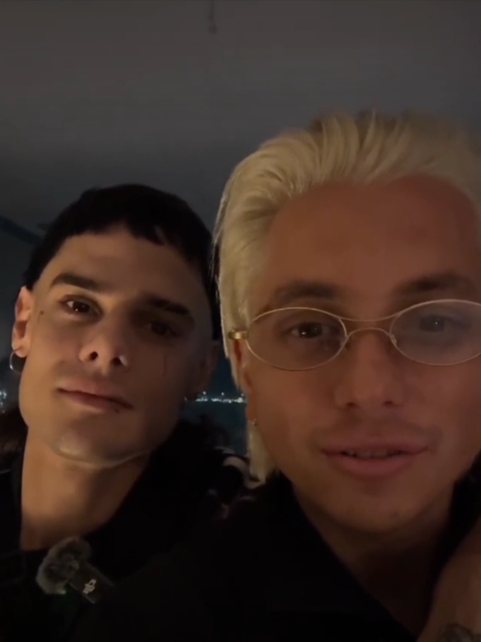 como se aguantaban la risa JAJAJA los amo #ca7rielypacoamoroso #ca7riel #pacoamoroso  #spotifywrapped #humor @ca7rielypacoamoroso @CA7RIEL @paquirri.tv 