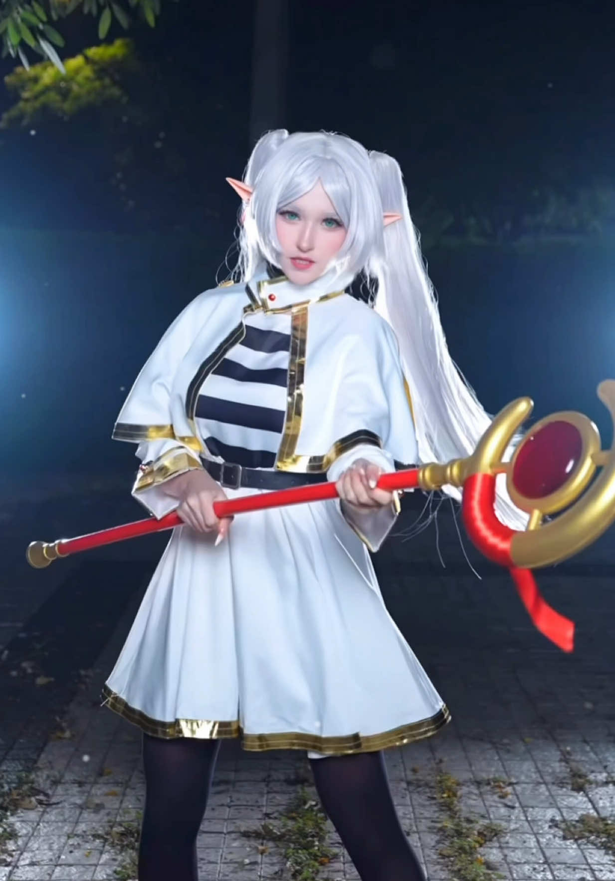 Frieren the Slayer😎 watch till the end lol😂🔥 #frieren #anime #animecosplay #fyp #animememes 