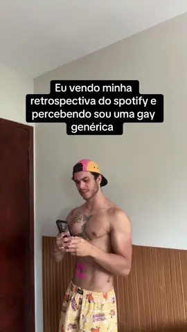 Lady Gaga aparecendo de todo mundo kkk