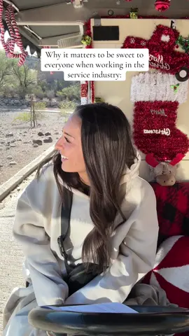 When you are working in the service industry there are going to be slow seasons that you are not making a lot of money. I make majority of my money in slow seasons from being sweet to customers & them tipping me & saying “thank you for being out here & making me smile”✨🫶🏼🥹