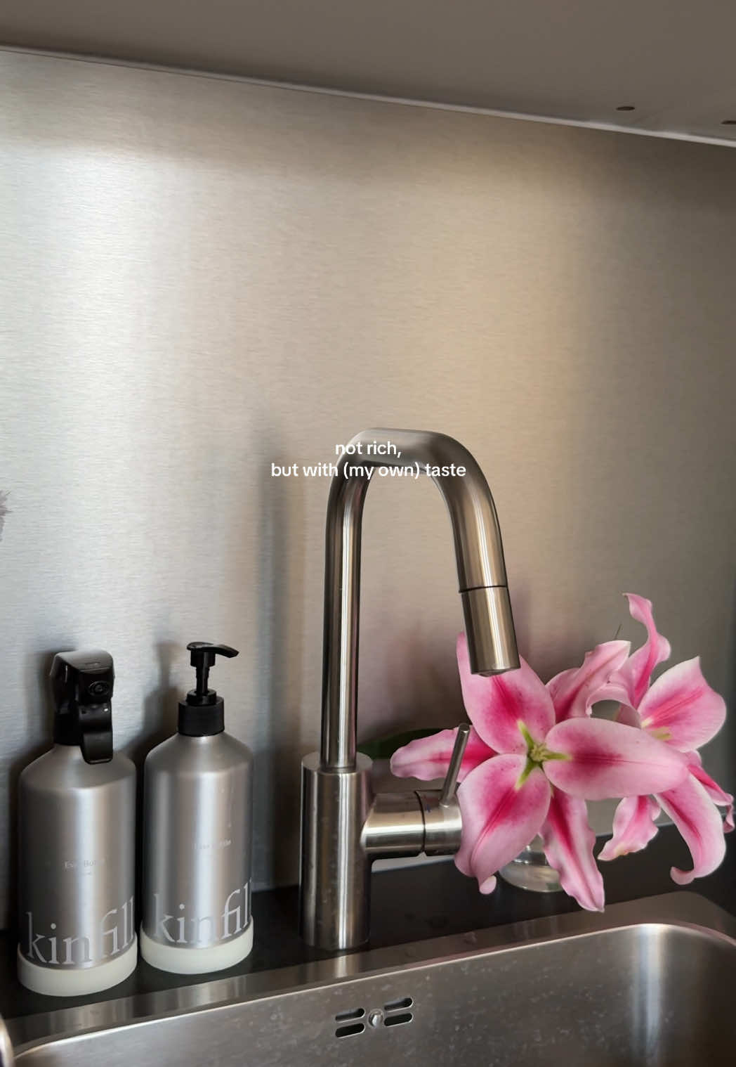 follow me if this is your vibe 💖 #pinterestaesthetic #interiorinspo #homedecor #homeaesthetics #girlapartment 