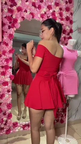 Ya se acerca Navidad 😍 Tenemos tu outfit ideal ✨ Pide el catálogo 📲763.20.564 #fyp #parati #scz #viral #vestido 