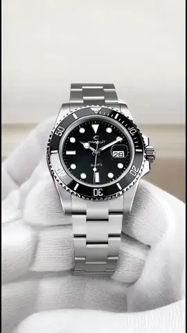 Jam elegan dengan desain premium. Rantainya solid, tampilannya classy, dan nyaman dipakai tiap hari. ✨ 🔖  #JamPriaElegan #JamStainless #JamMewahLook #TikTokAffiliateID #promoguncang1212 