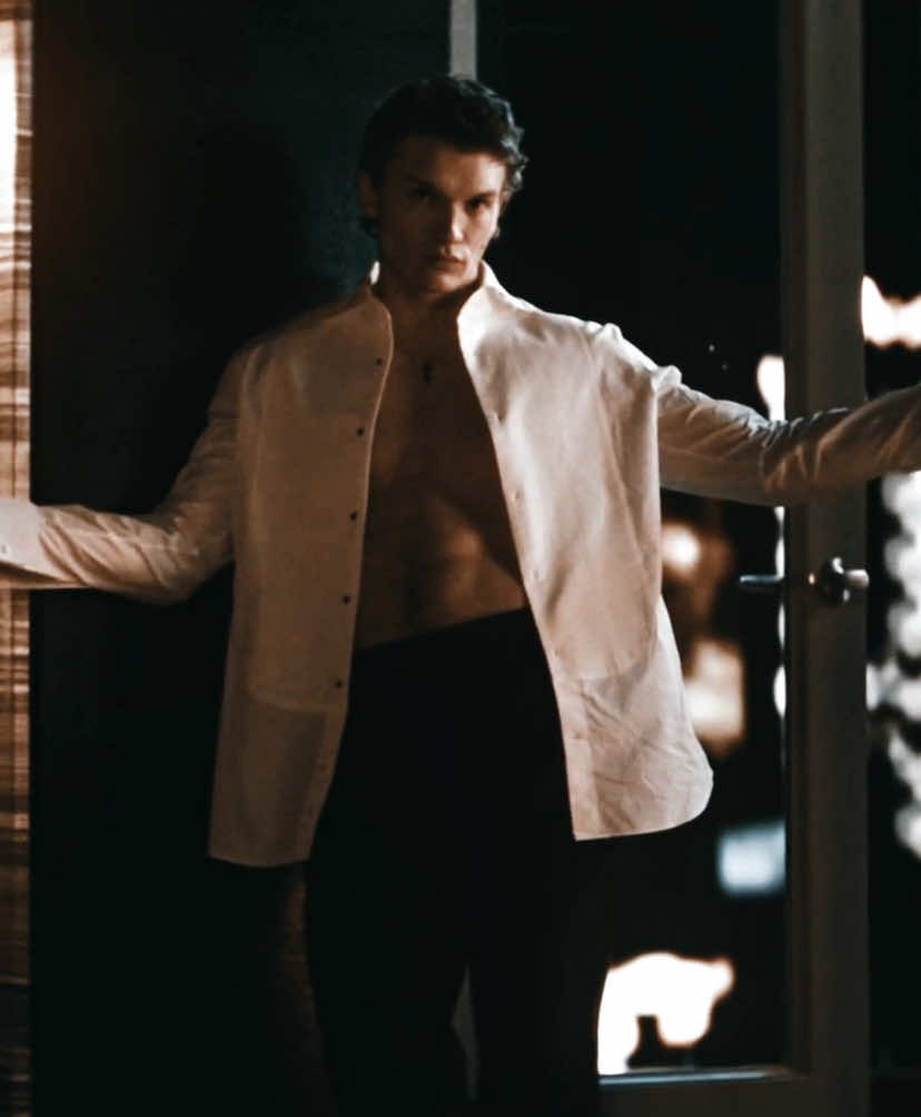 the audacity of them being this hot and this gay #heatedrivalry #heatedrivalryedit #shanehollanderedit #ilyarozanovedit #hollanovedit  scp bttmscp 