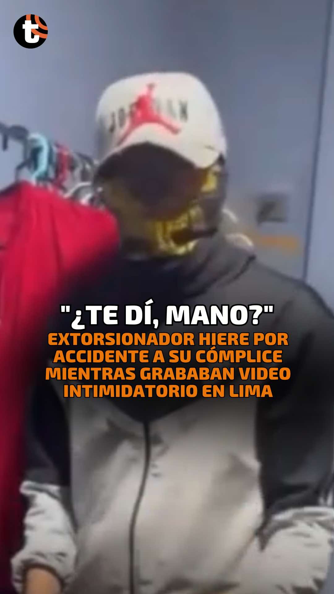 ¡No le salió su chiste! 😳 Extorsionador terminó hiriendo a su propio cómplice mientras grababan un video intimidatorio en Lima; la grabación se viralizó y evidencia el peligro con el que operan estas mafias.  #Extorsión #Lima #InseguridadCiudadana #trome 