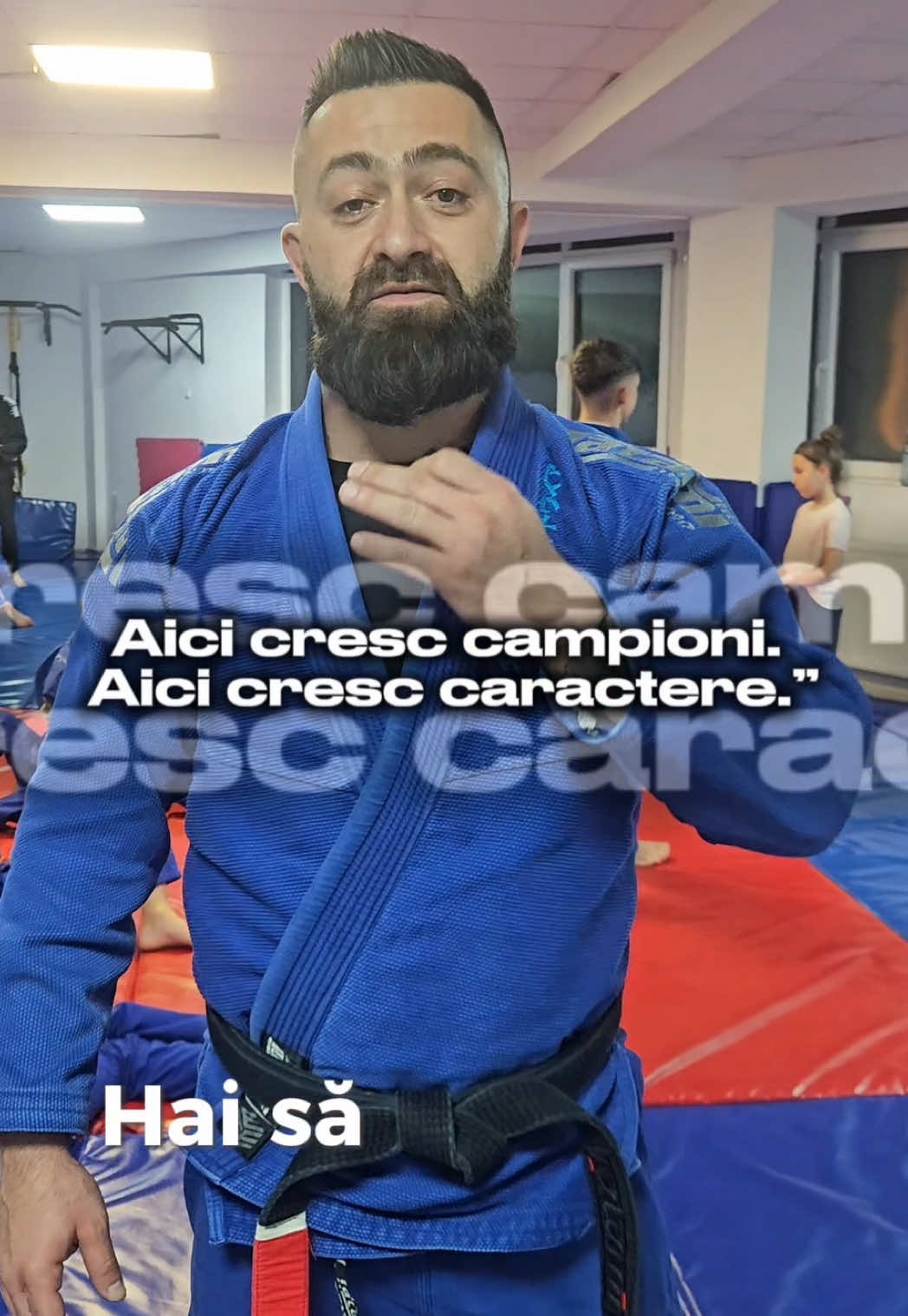 În spatele fiecărui kimono e un copil care învață să aibă curaj, să creadă în el și să se bucure de fiecare pas. Astăzi, i-am lăsat pe ei să spună povestea. 💙🥋