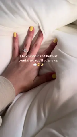 @Mellow Sleep has my 🫶🏻 #cloudbed#tiktokshopcreatorpicks#marshmellowcomforter#UnboxYourYear#christmas2025   