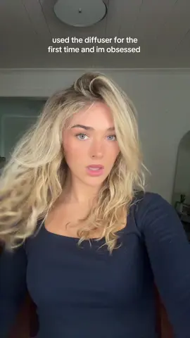 i’m absolutely obsessed with the diffuser on my wavy hair!!!