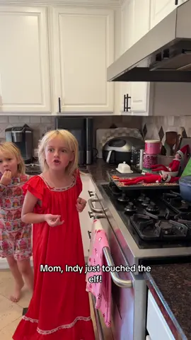 Don’t touch the elf on Blakely’s watch😅😂 #mom #momtok #MomsofTikTok #elfontheshelf #elf 