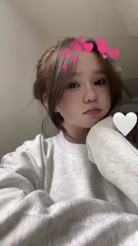 chi can ngoi day voi em