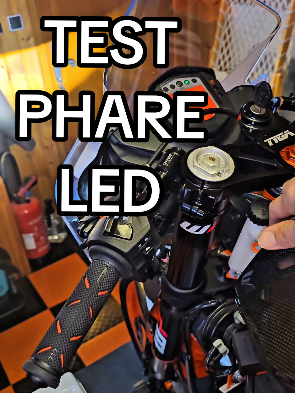 TEST FEUX LED 😀#tuto #moto #scooter #50cc #ktm 