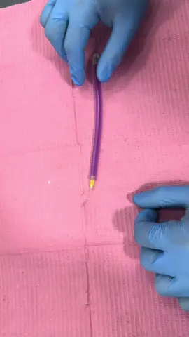 Stop blowing air inside the canal… do THIS instead 😎🦷 Microsuction = zero accidents, fully dry canals 🤩