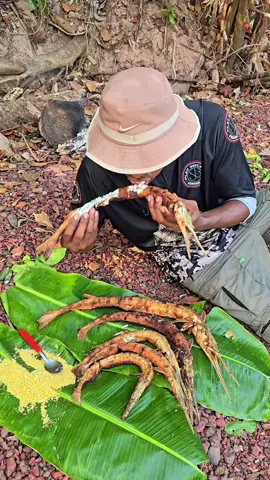 comendo peixe agulha em uma ilha deserta 