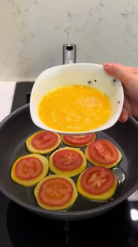 Patates Ve Domates Varsa Bu Lezzetli Tarifi Deneyin👌 Tarif isteyenler yoruma bir 💜kalp rica edebilir miyim? Denemek isteyenlere şimdiden afiyet olsun🌸
