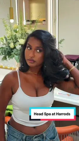 Had the most incredible time with Flora Lab Paris at @Harrods in their Halifax saloon. You can the most incredible service where they scan and check the health of your scalp and customise your treatment based on what your scalp/hair health needs. We focused on clarification and liquid fillers for my hair to have the most insane glow and shine ✨ 