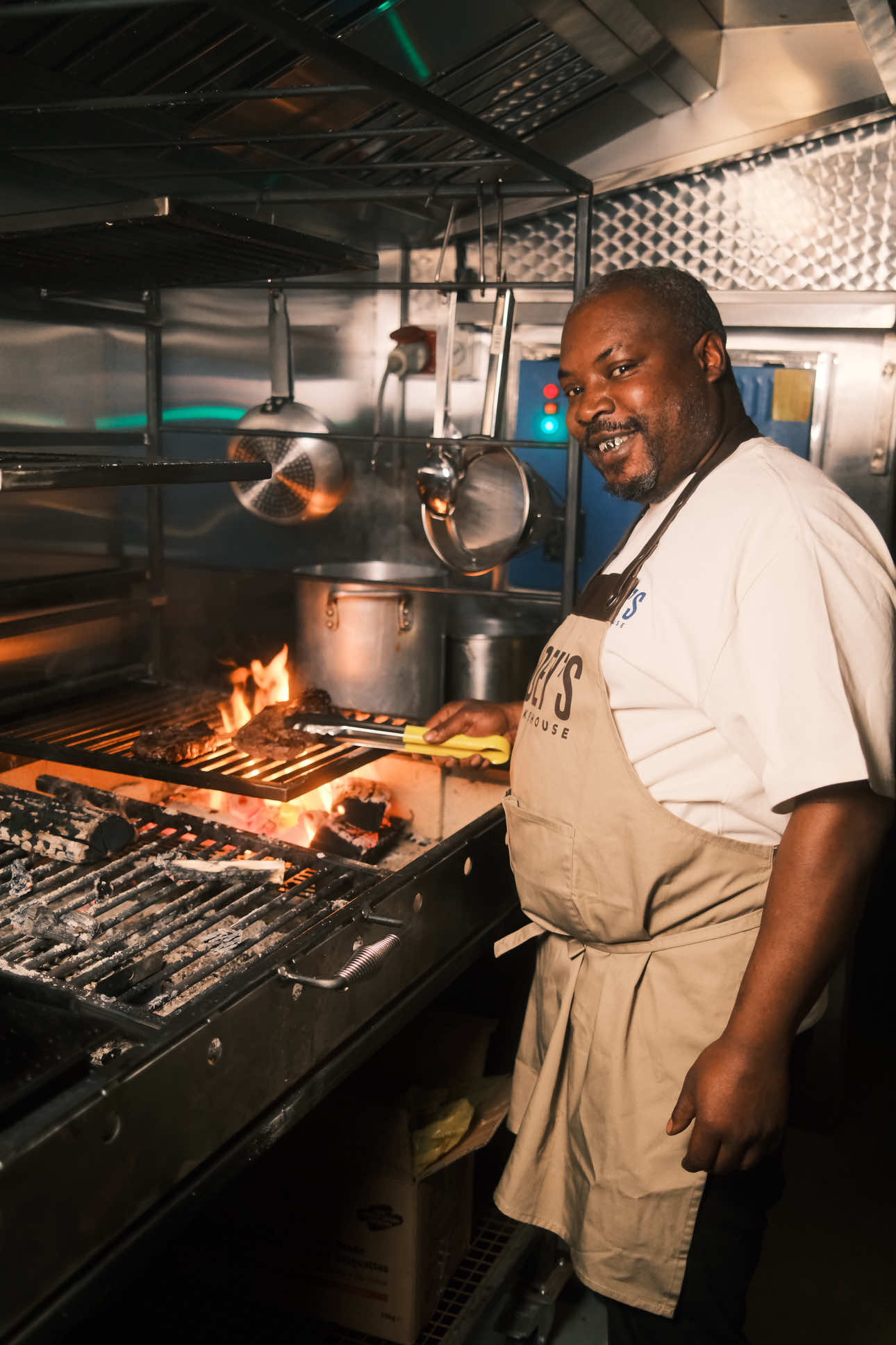 UK TENDERISM 🤤🔥 From America to England, Tenderism has followed its way here! Meet the UK Tenderism King 👑 📍Joey’s Smokehouse, 1 Shaws Passage, B5 5JG 📞 0121 348 8698 • #joeyssmokehouse #bbq #brisket #birmingham #tenderism 