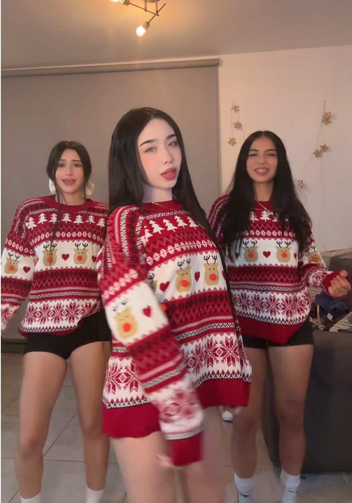 Navideñas ❤️ @dany.gis🎀⚽️ @La bicho⚡️ 