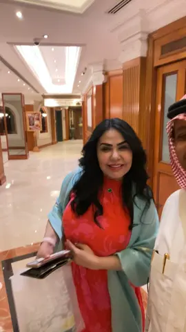 الاعلاميه الكبيرة المميزه    المبدعه  ، نجمة التلفزيون ، صاحبة أجمل ابتسامة ، خـديـجه الـوعـل ..   ربي يحفظها ويطول بعمرها 👌🌹❤️.. 