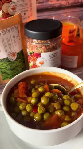 Mazăre cremoasă cu cârnăciori picanți 🔥 #fyp #fy #foryou #viral #mazare @Mirodenya Mix 