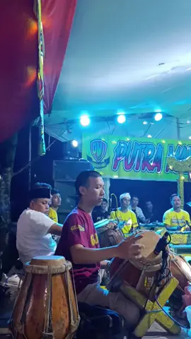 engkrak siuhh 💃🏻#pmj #ujanglanay @dedegejos @topandrmwn #bajidor #jaipong #angkringantehita 